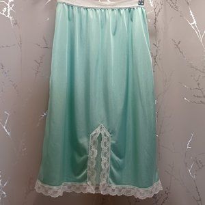 Vintage slip Her Majesty 14 100% nylon mint Green white lace  trim